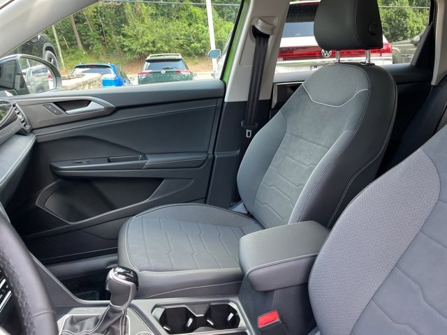 New 2025 Volkswagen Taos SE image 10