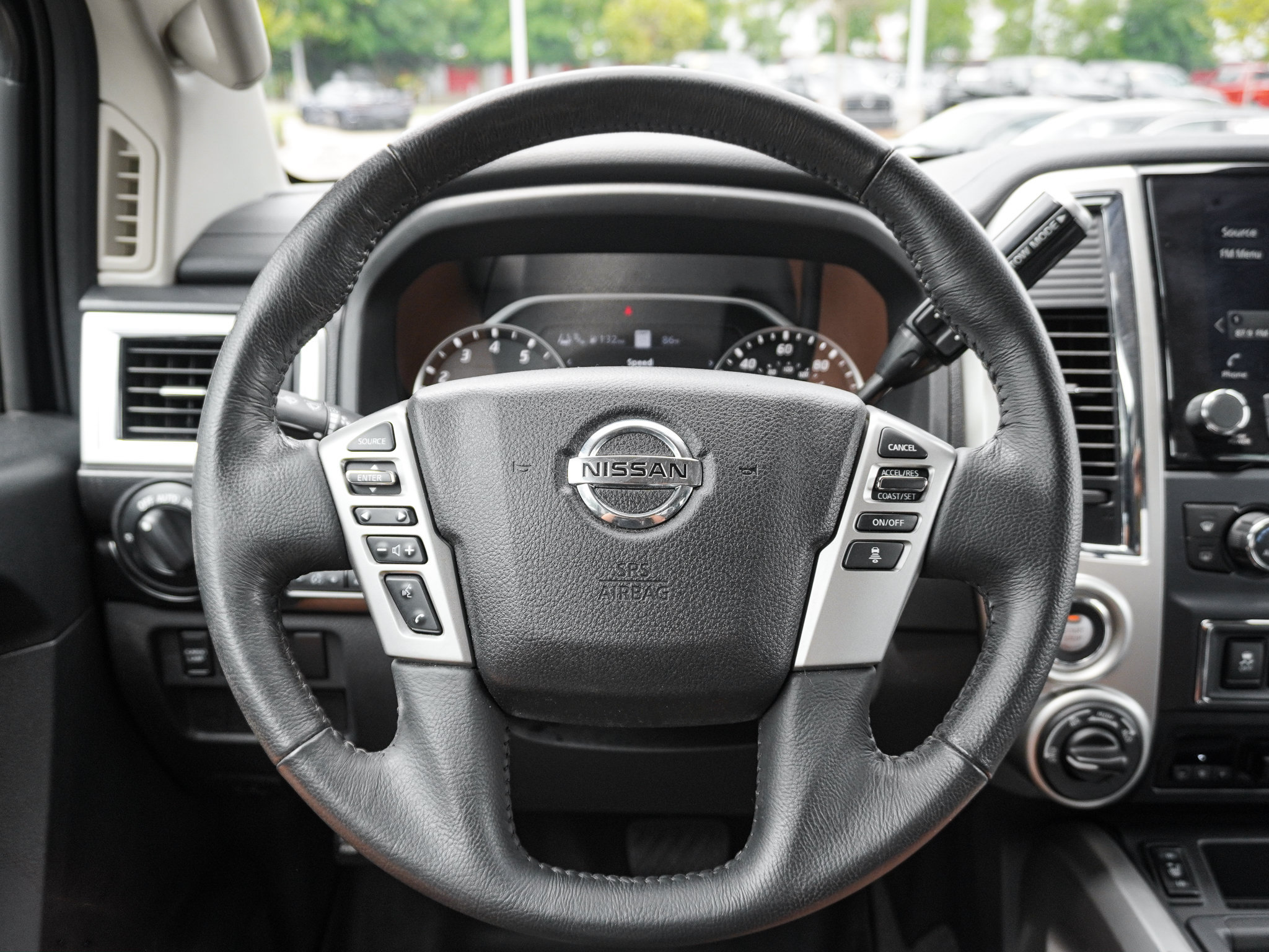 Used 2021 Nissan Titan SV w/ SV Convenience Package AWD/4WD image 18