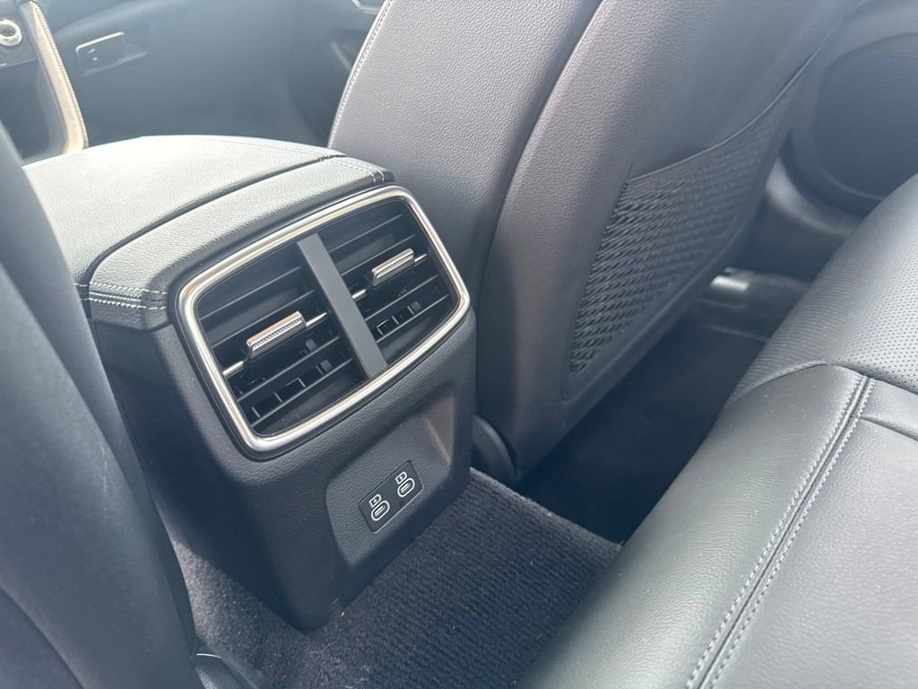 Used 2025 Genesis G70 2.5T AWD/4WD image 31