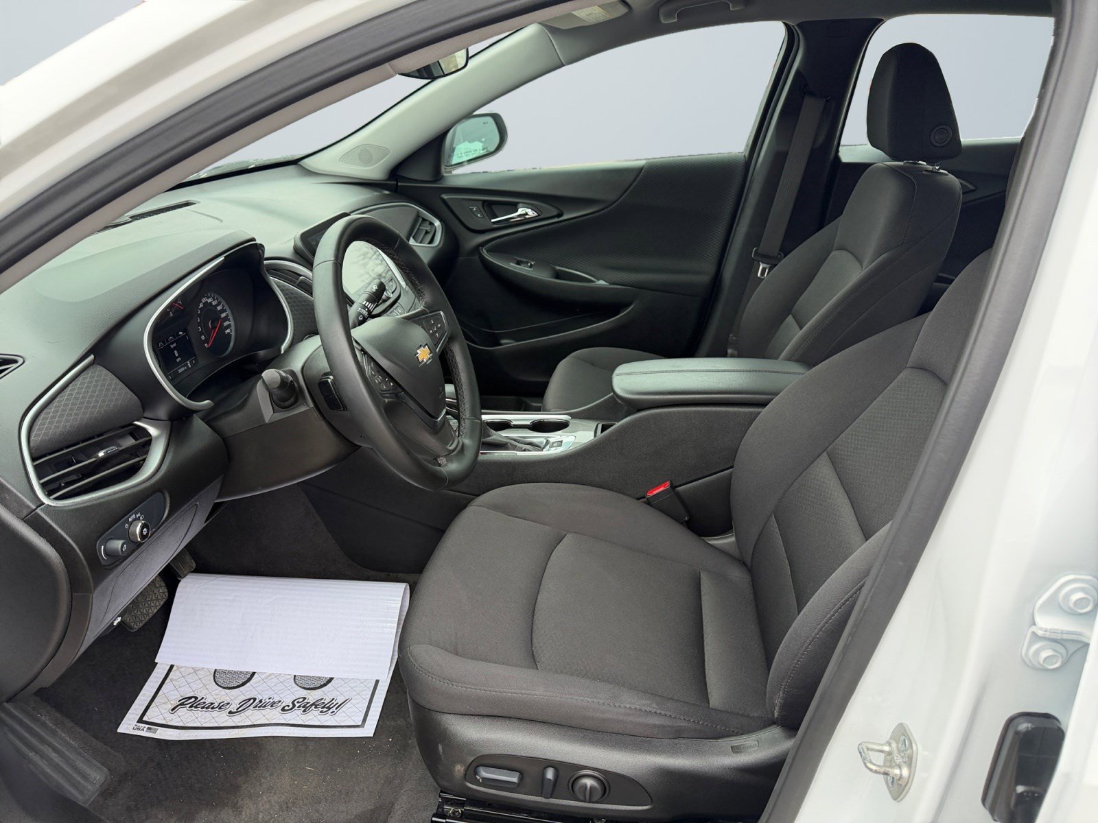 Used 2024 Chevrolet Malibu LT w/ Sport Edition FWD image 11