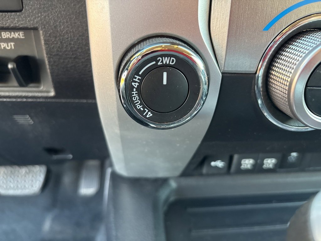 Used 2020 Toyota Tundra 4x4 CrewMax image 35