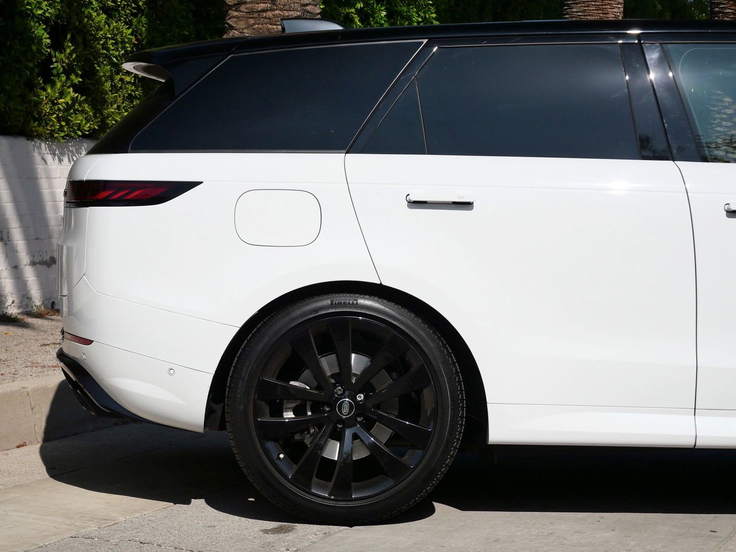 Used 2025 Land Rover Range Rover Sport Dynamic SE image 8
