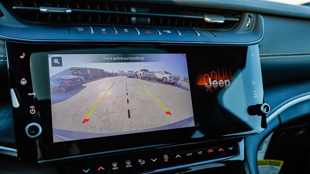 New 2026 Jeep Grand Cherokee Altitude image 29