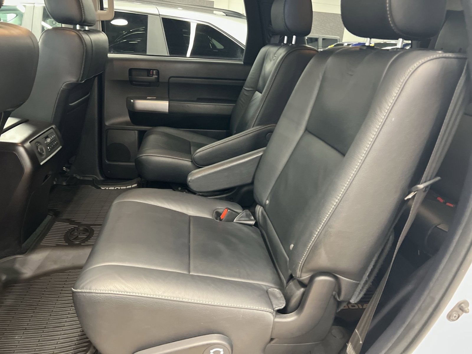Used 2018 Toyota Sequoia TRD Sport AWD/4WD image 21
