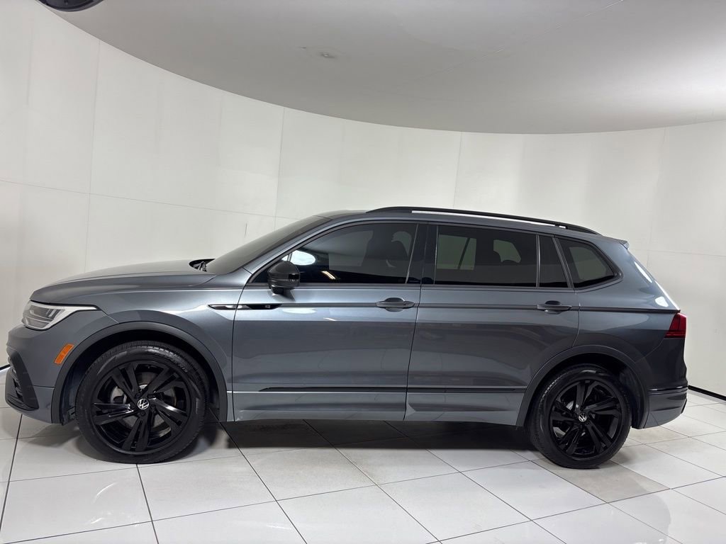 Used 2023 Volkswagen Tiguan SE R-Line FWD image 2