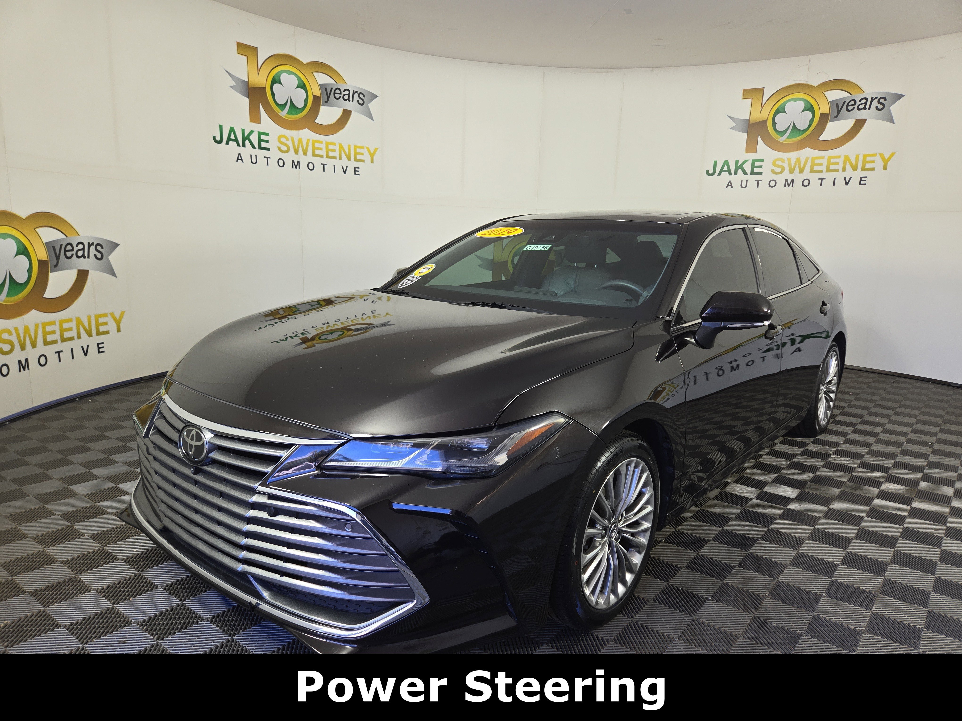 Used 2019 Toyota Avalon Limited image 3