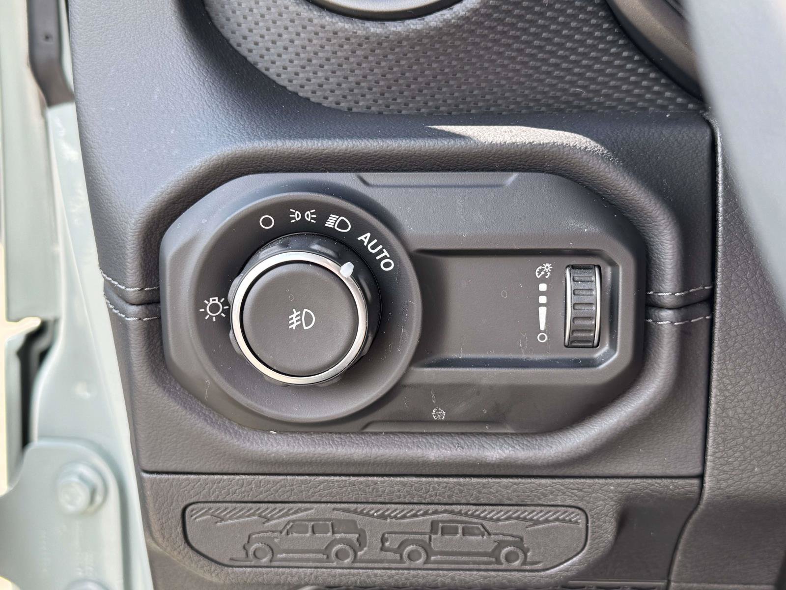 Used 2024 Jeep Wrangler Unlimited Rubicon w/ Technology Group AWD/4WD image 26