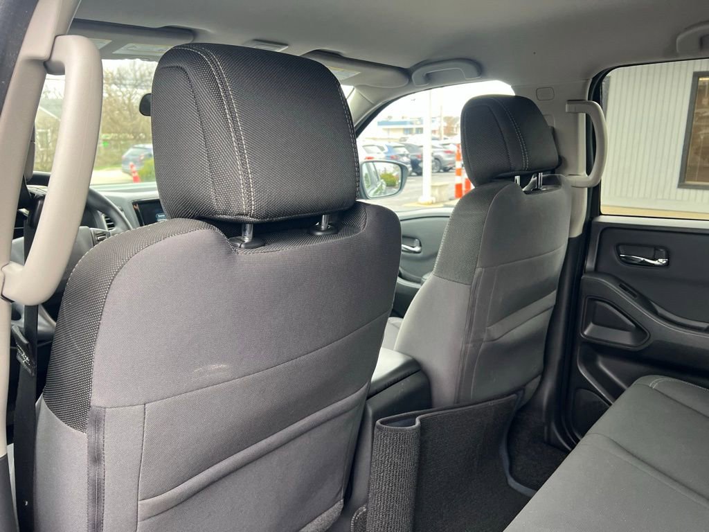 Used 2022 Nissan Frontier SV w/ Technology Package image 17