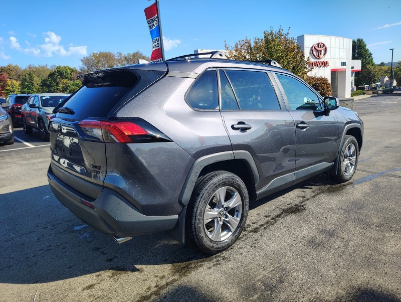 Used 2023 Toyota RAV4 XLE w/ Convenience Package AWD/4WD image 4