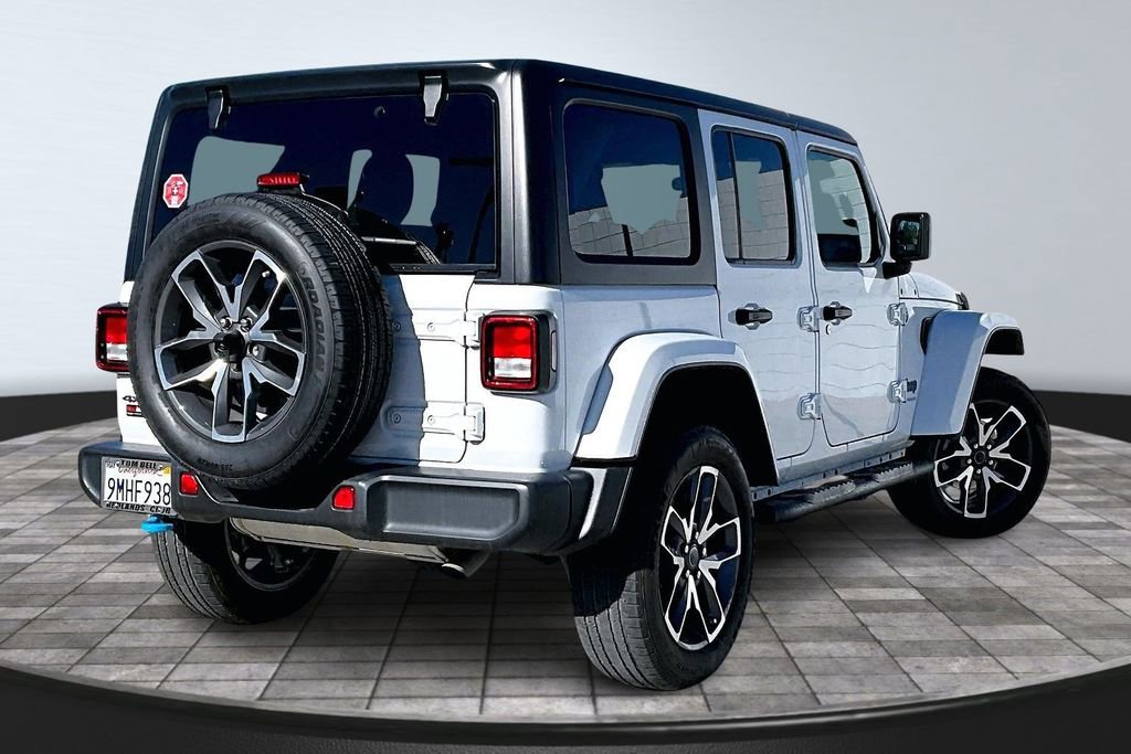 Used 2024 Jeep Wrangler Unlimited image 21