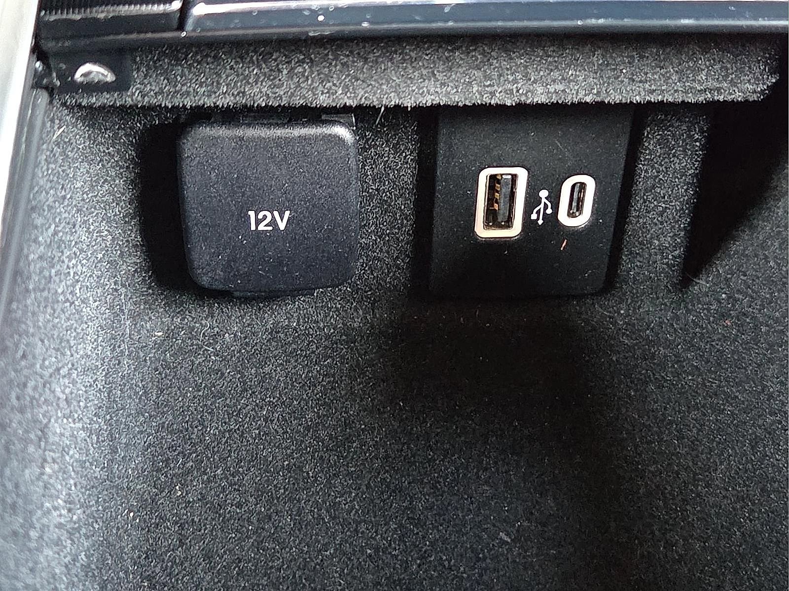 Used 2021 Lincoln Corsair FWD image 16