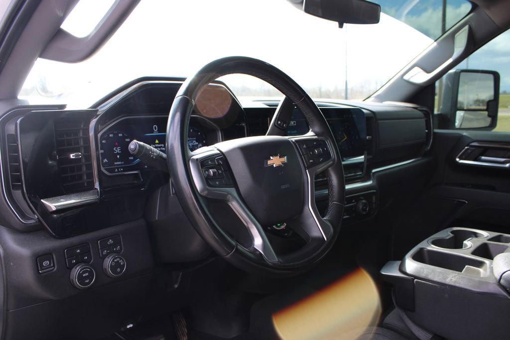 Used 2024 Chevrolet Silverado 2500 LT image 23