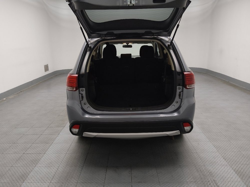 Used 2016 Mitsubishi Outlander SE image 29