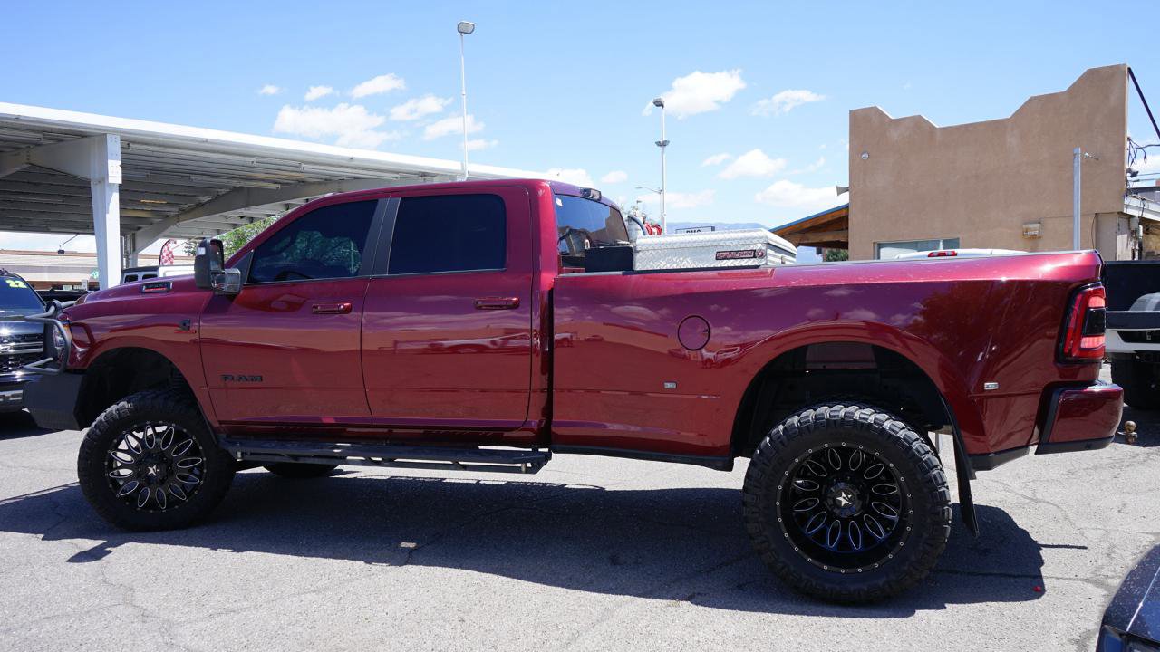Used 2024 RAM 3500 Big Horn w/ Night Edition AWD/4WD image 2