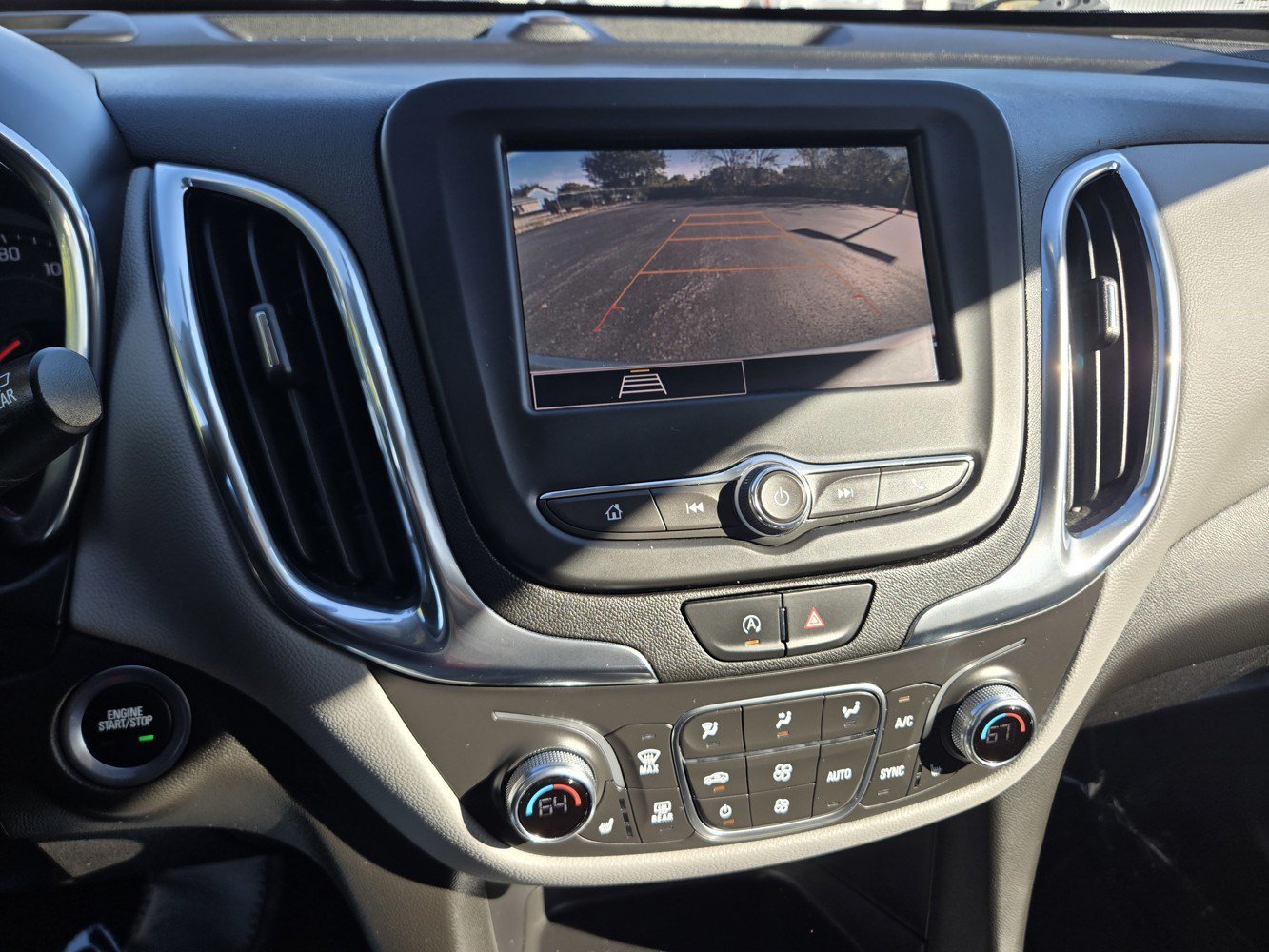 Used 2023 Chevrolet Equinox LT w/ Driver Convenience Package AWD/4WD image 8