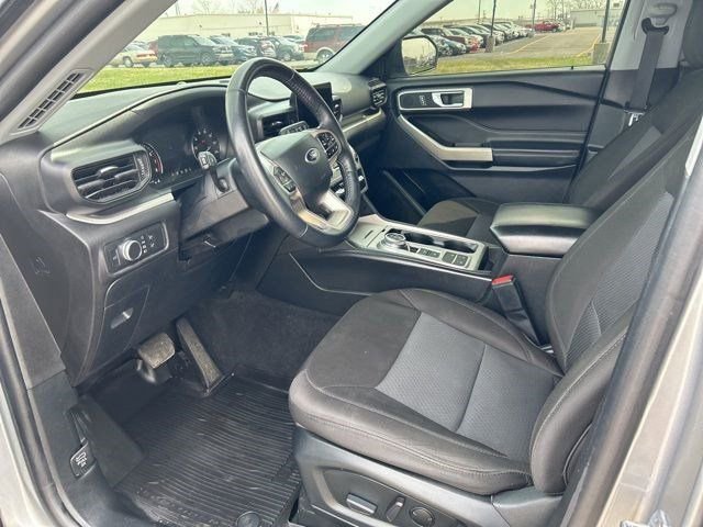 Used 2022 Ford Explorer XLT image 11