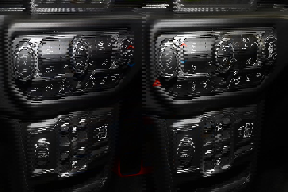 Used 2021 Jeep Gladiator Overland image 27