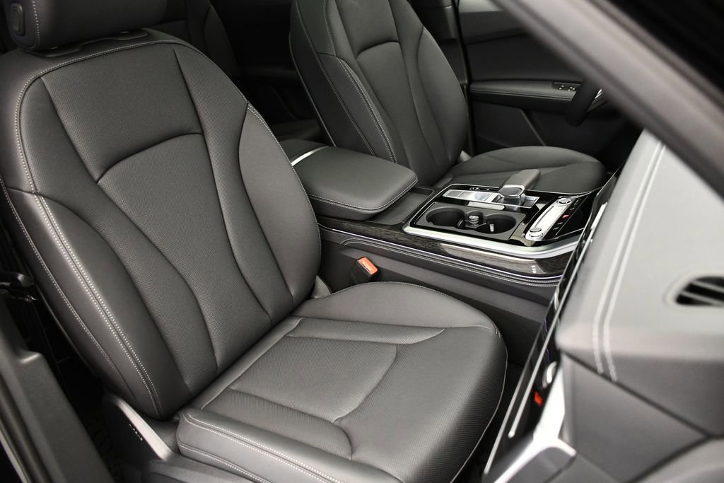 Used 2025 Audi Q7 3.0T Premium Plus w/ Premium Plus Package AWD/4WD image 49