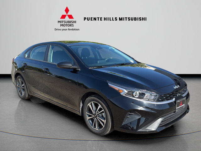 Used 2024 Kia Forte LXS FWD image 3