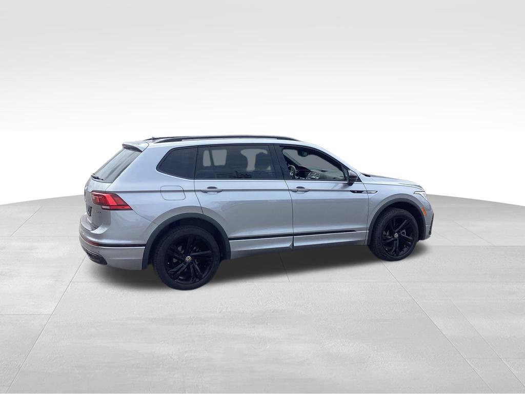 Used 2024 Volkswagen Tiguan SE R-Line AWD/4WD image 6
