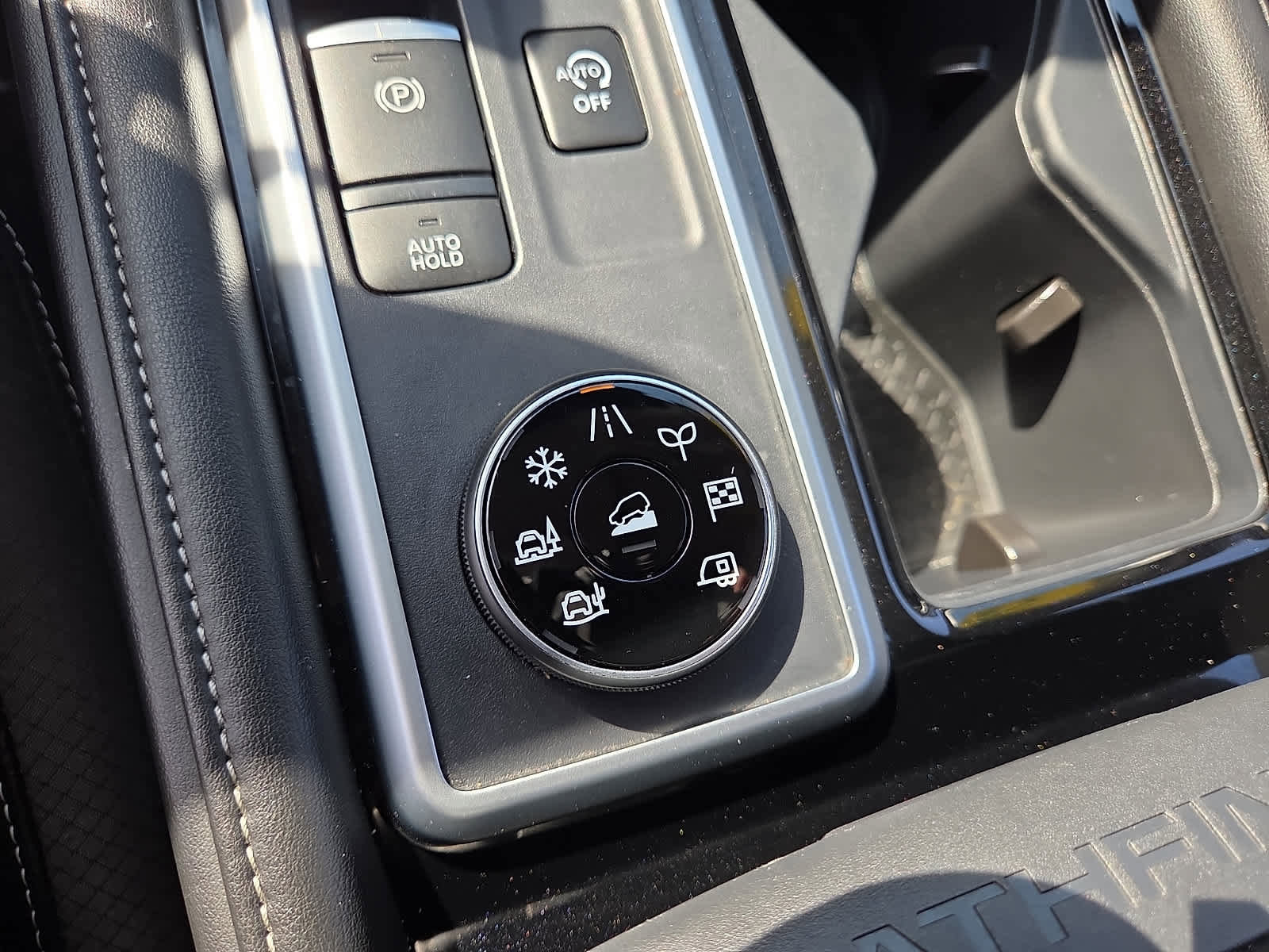 Used 2025 Nissan Pathfinder SL AWD/4WD image 24