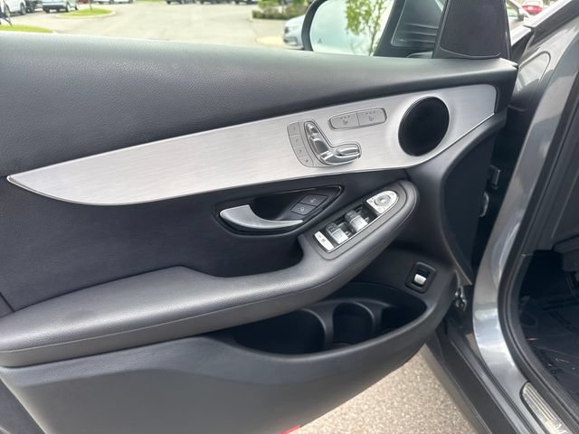 Used 2022 Mercedes-Benz GLC 300 image 9