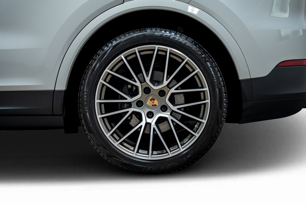 Used 2022 Porsche Cayenne S Platinum image 26