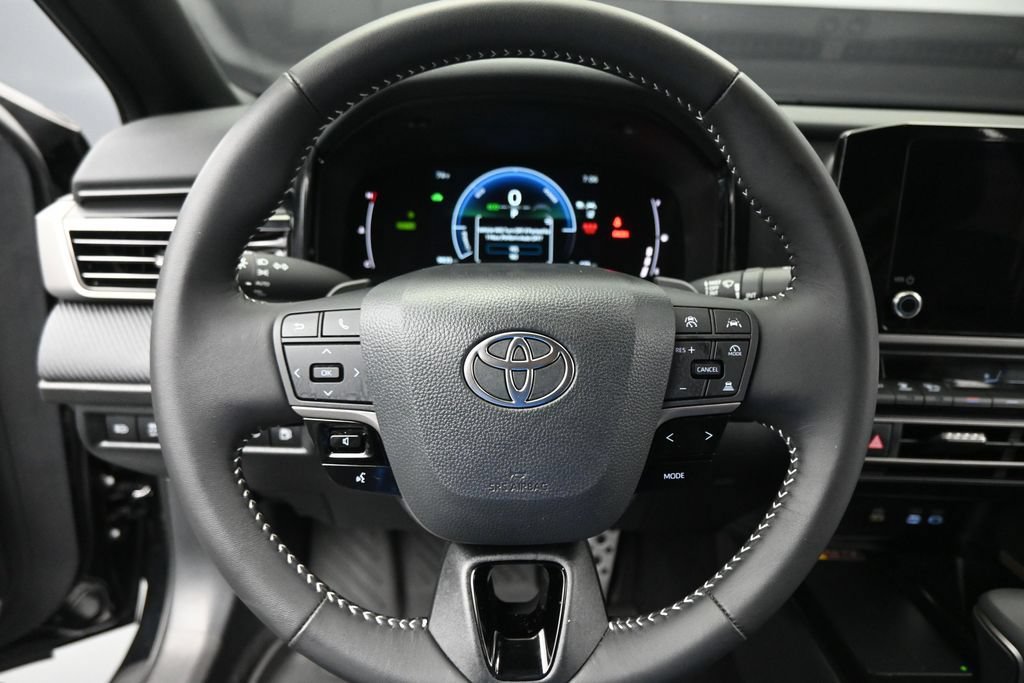 Used 2026 Toyota Camry SE FWD image 14