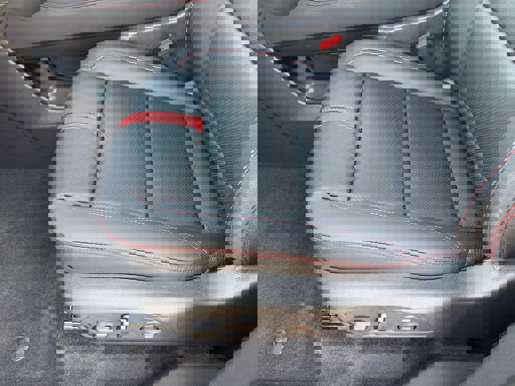 New 2026 Chevrolet Traverse RS image 12