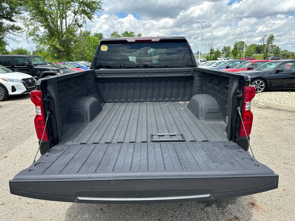 Used 2023 Chevrolet Silverado 1500 LT AWD/4WD image 11