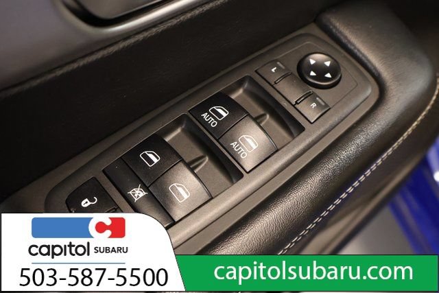 Used 2019 Chrysler Pacifica Touring Plus w/ S Appearance Package FWD image 12