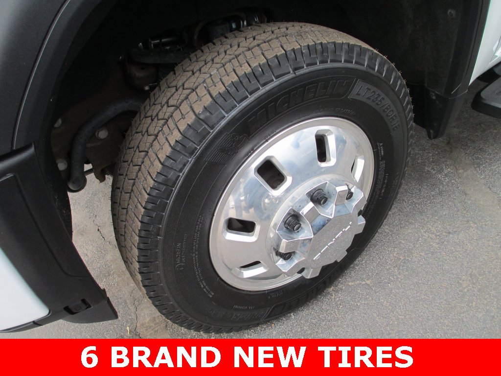 Used 2024 GMC Sierra 3500 Denali w/ Denali Reserve Package image 3