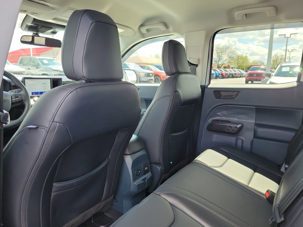 Certified 2024 Ford Maverick Lariat w/ Black Appearance Package image 16