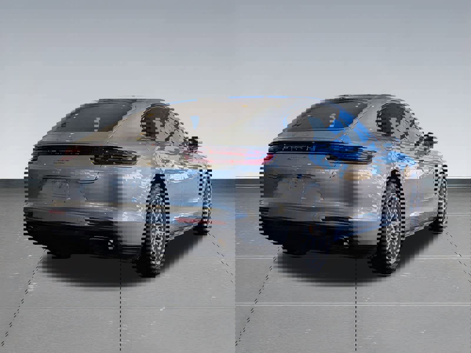 Used 2017 Porsche Panamera 4 image 6