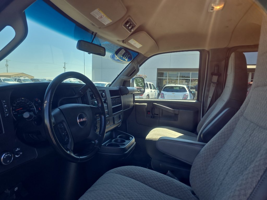 Used 2023 GMC Savana 3500 LS RWD image 17
