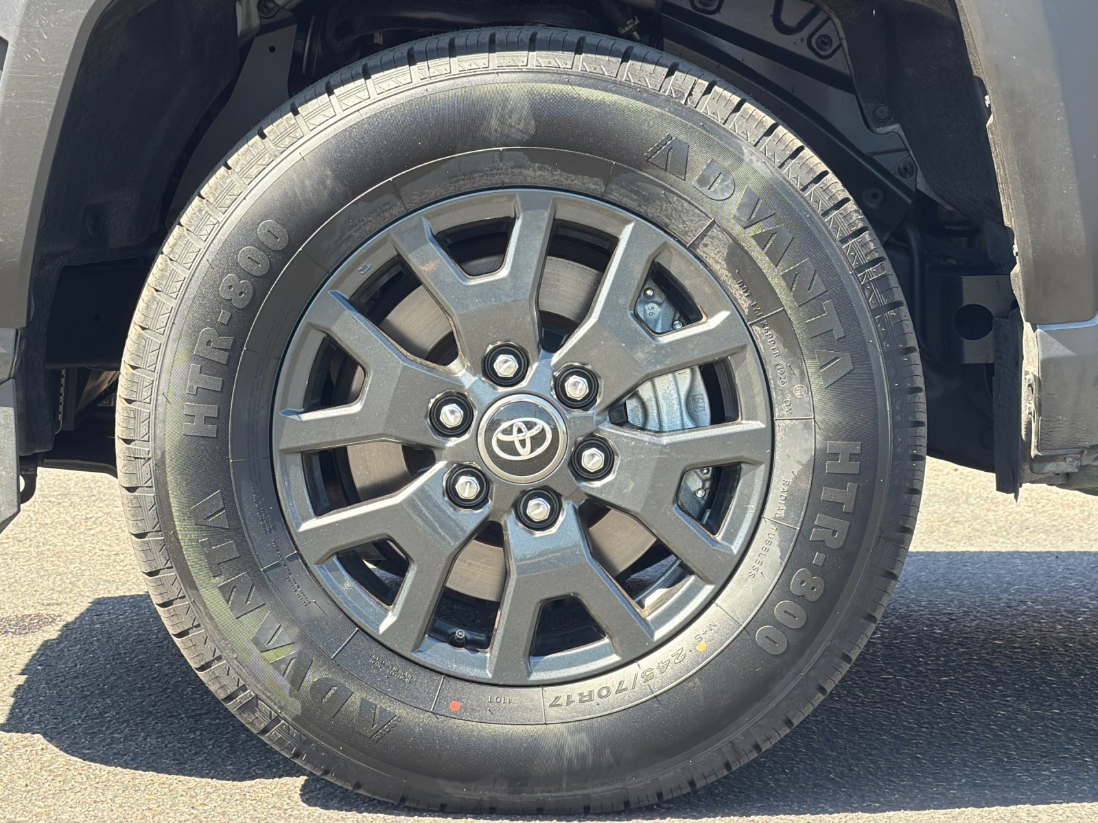 Used 2025 Toyota 4Runner SR5 AWD/4WD image 23