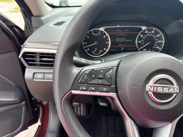 Used 2023 Nissan Altima 2.5 SV FWD image 14