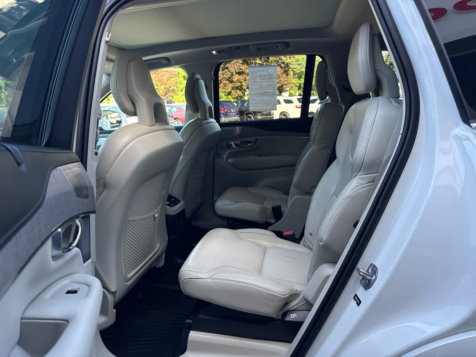 Used 2022 Volvo XC90 T8 Inscription w/ Advanced Package AWD/4WD image 19