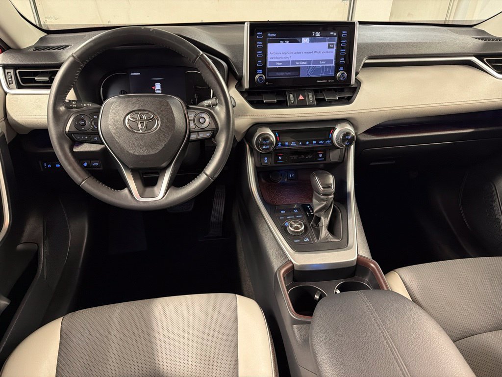 Used 2019 Toyota RAV4 Limited w/ Cold Weather Package AWD/4WD image 8