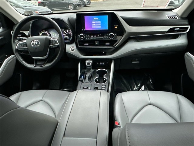 Certified 2024 Toyota Highlander XLE image 19