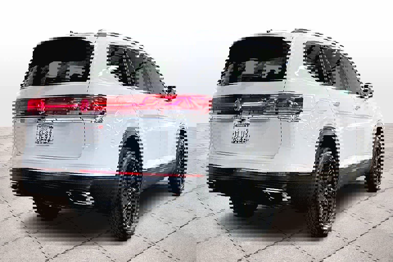 Used 2025 Volkswagen Atlas SE w/ Panoramic Sunroof Package image 16