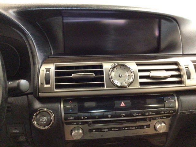 Used 2013 Lexus LS 460 w/ Comfort Pkg RWD image 18