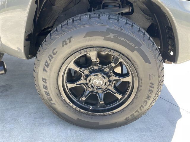 Used 2015 Toyota Tacoma PreRunner w/ TRD Sport Package RWD image 30