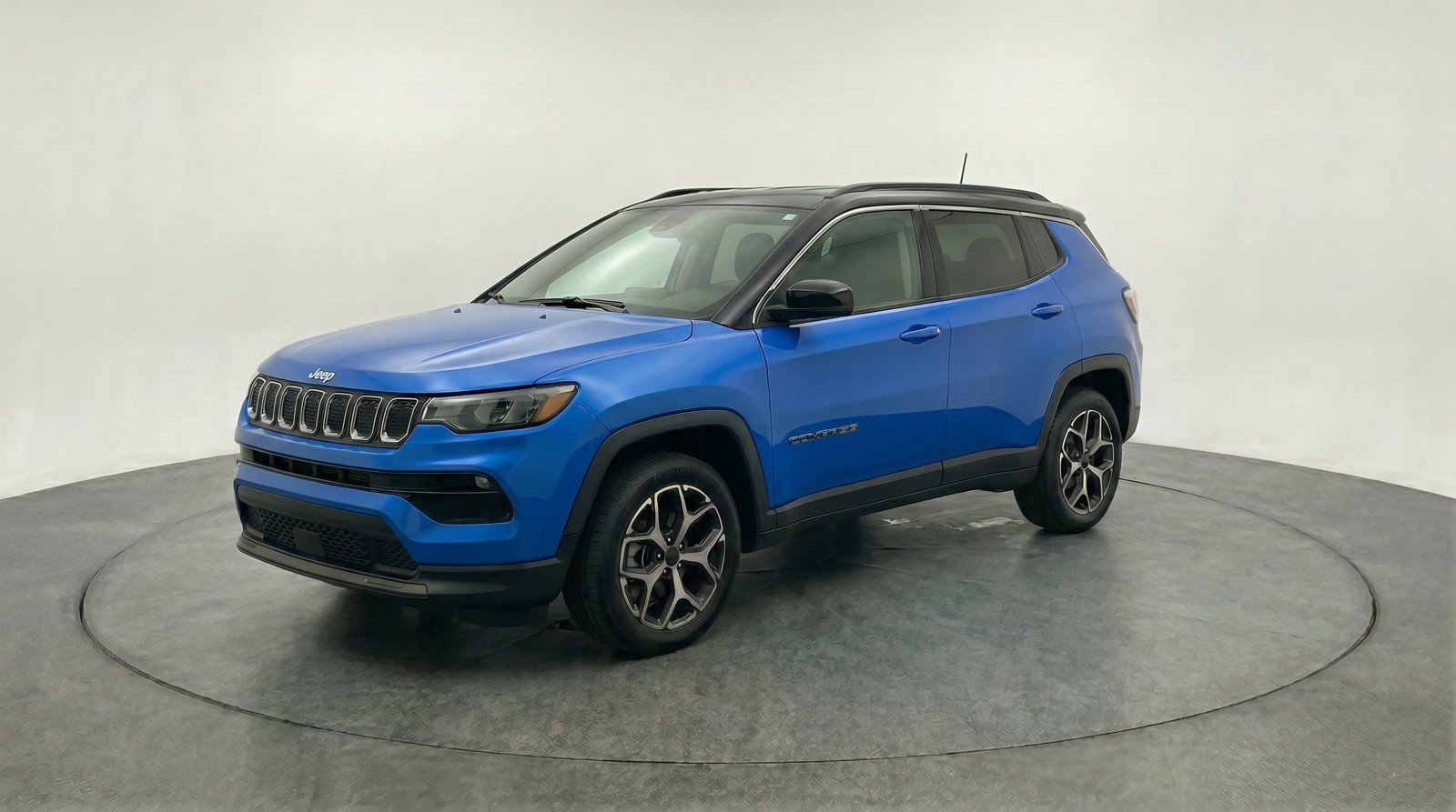 Used 2025 Jeep Compass Limited AWD/4WD image 3