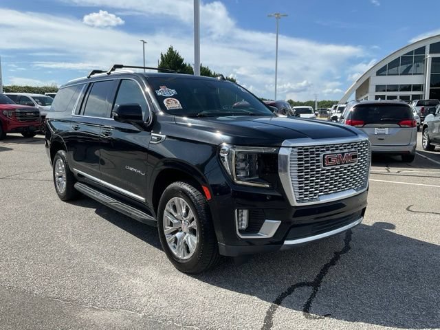 Used 2021 GMC Yukon XL Denali AWD/4WD image 3