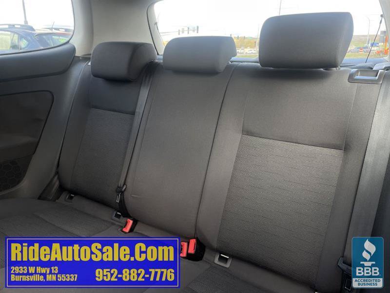 Used 2009 Volkswagen Rabbit S w/ Cold Weather Pkg FWD image 11