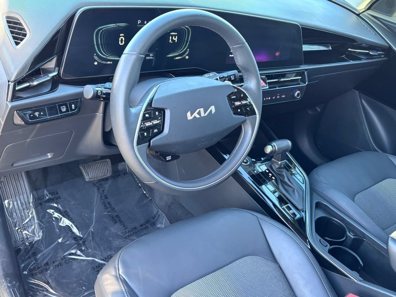 Used 2024 Kia Niro EX FWD image 17