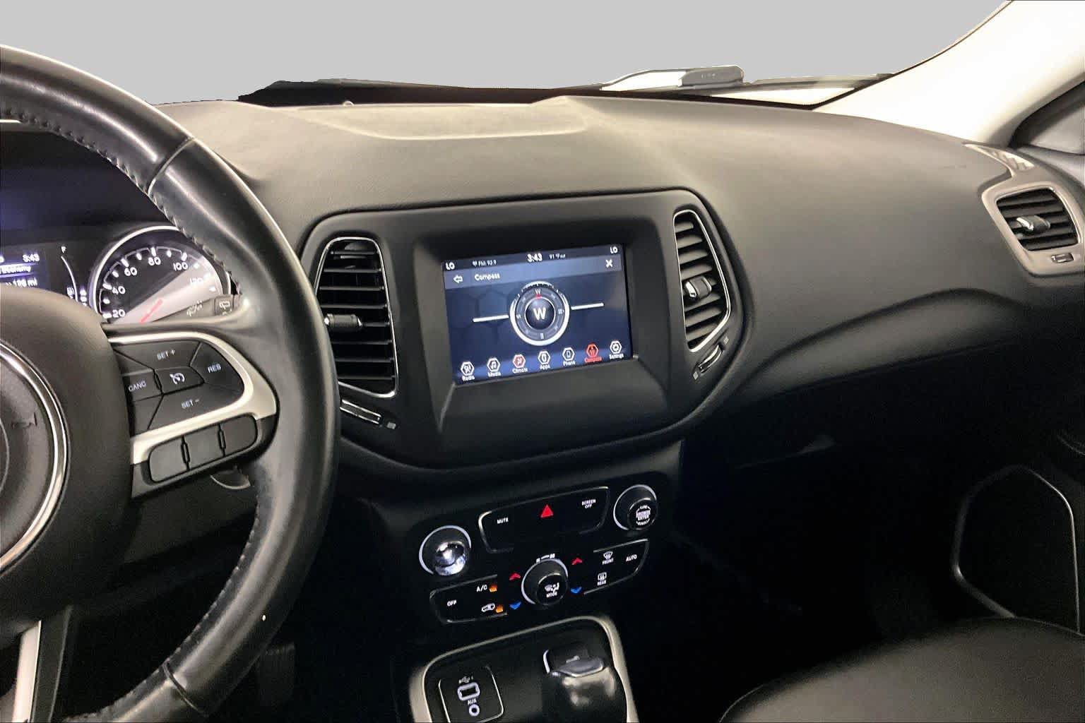 Used 2021 Jeep Compass Latitude FWD image 7