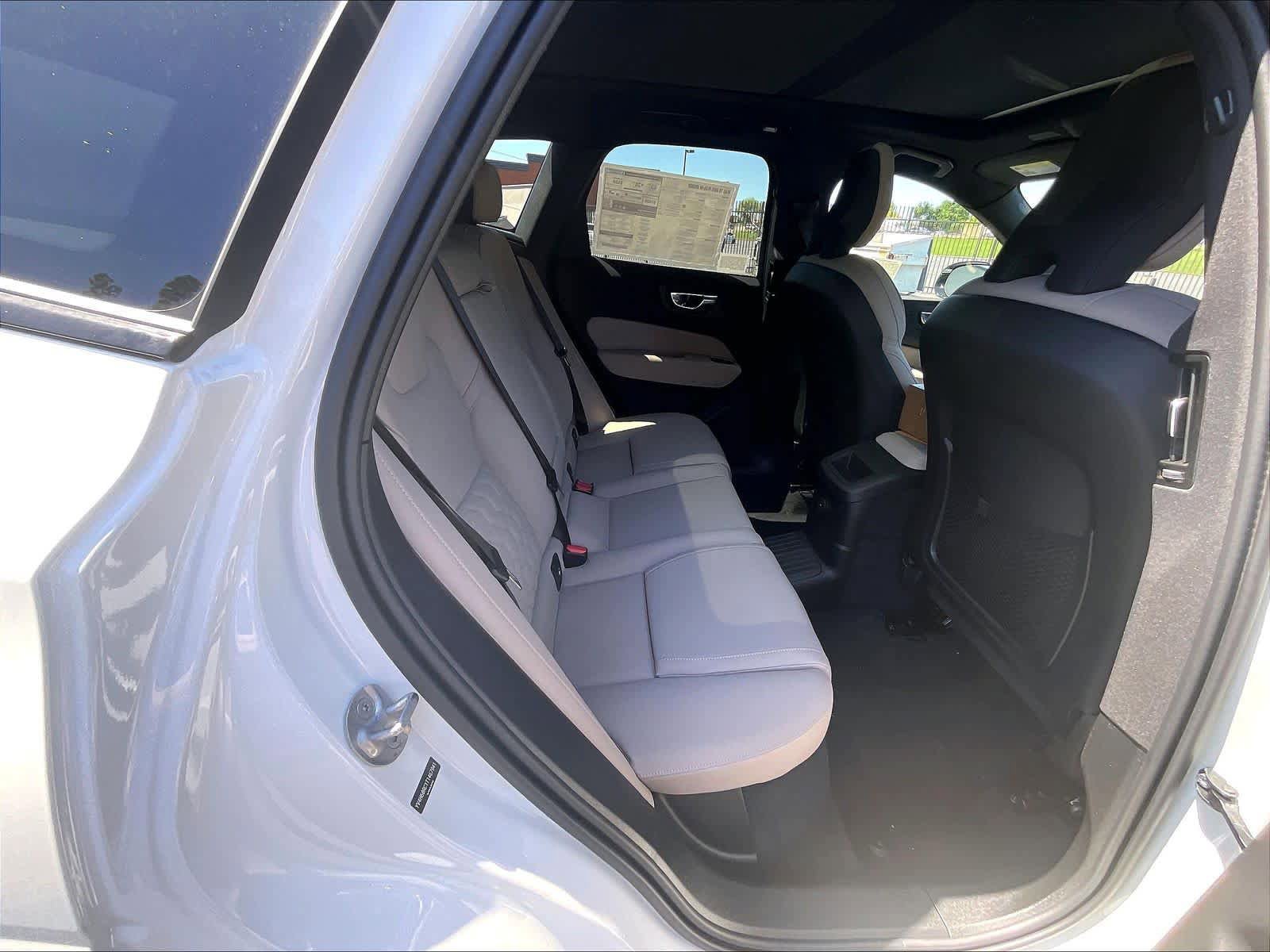 New 2026 Volvo XC60 T8 Plus w/ Protection Package Premier AWD/4WD image 27