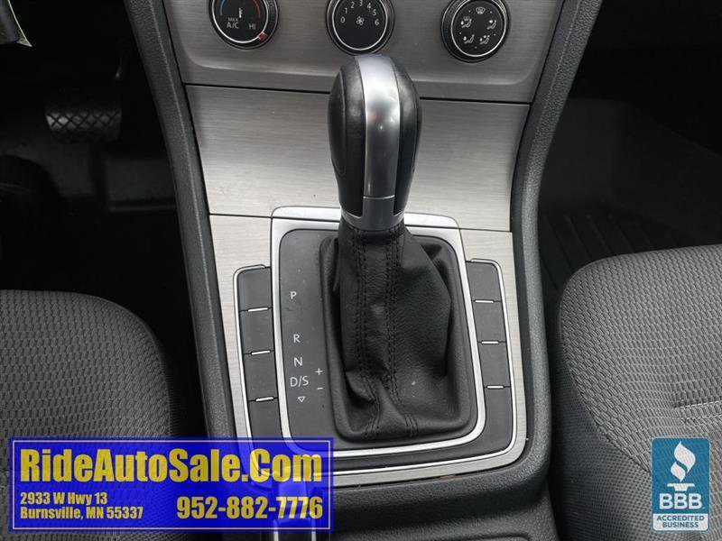 Used 2016 Volkswagen Golf S FWD image 19